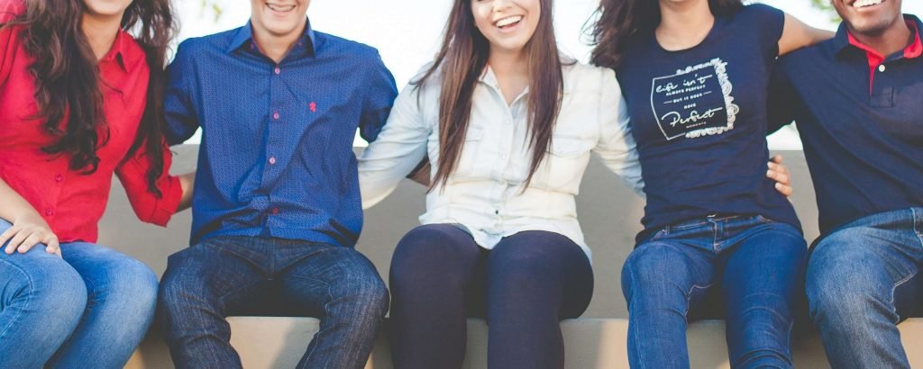 teen group | teen therapist in englewood, co | teen counseling in littleton, co | teen counseling in greenwood village, co | teen counseling in denver, co | cognitive behavioral therapy | emdr therapy | 80125 | 80121 | 80110 Image of a group of teens, sitting on a bench smiling with their arms around each other. Discover the ways your team can find support when it comes to their anxiety, depression, and more with the help of a skilled teen therapist in Denver, CO.
